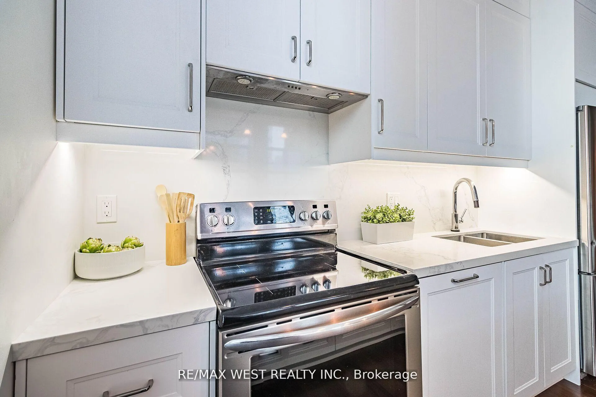 Photo 15 of Unit 821, 155 Dalhousie Street, Toronto, Church-Yonge Corridor — HOMEH