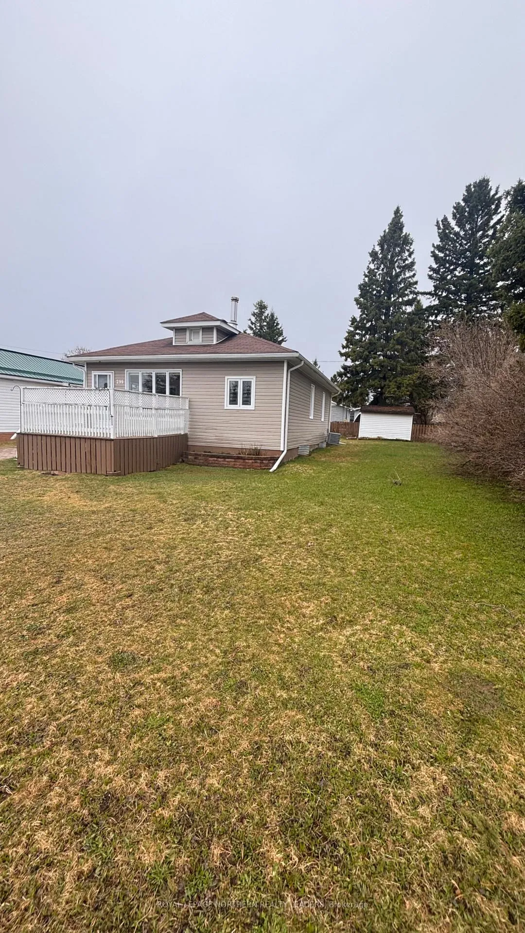 Photo 7 of 299 Third Avenue, Cochrane — HOMEH