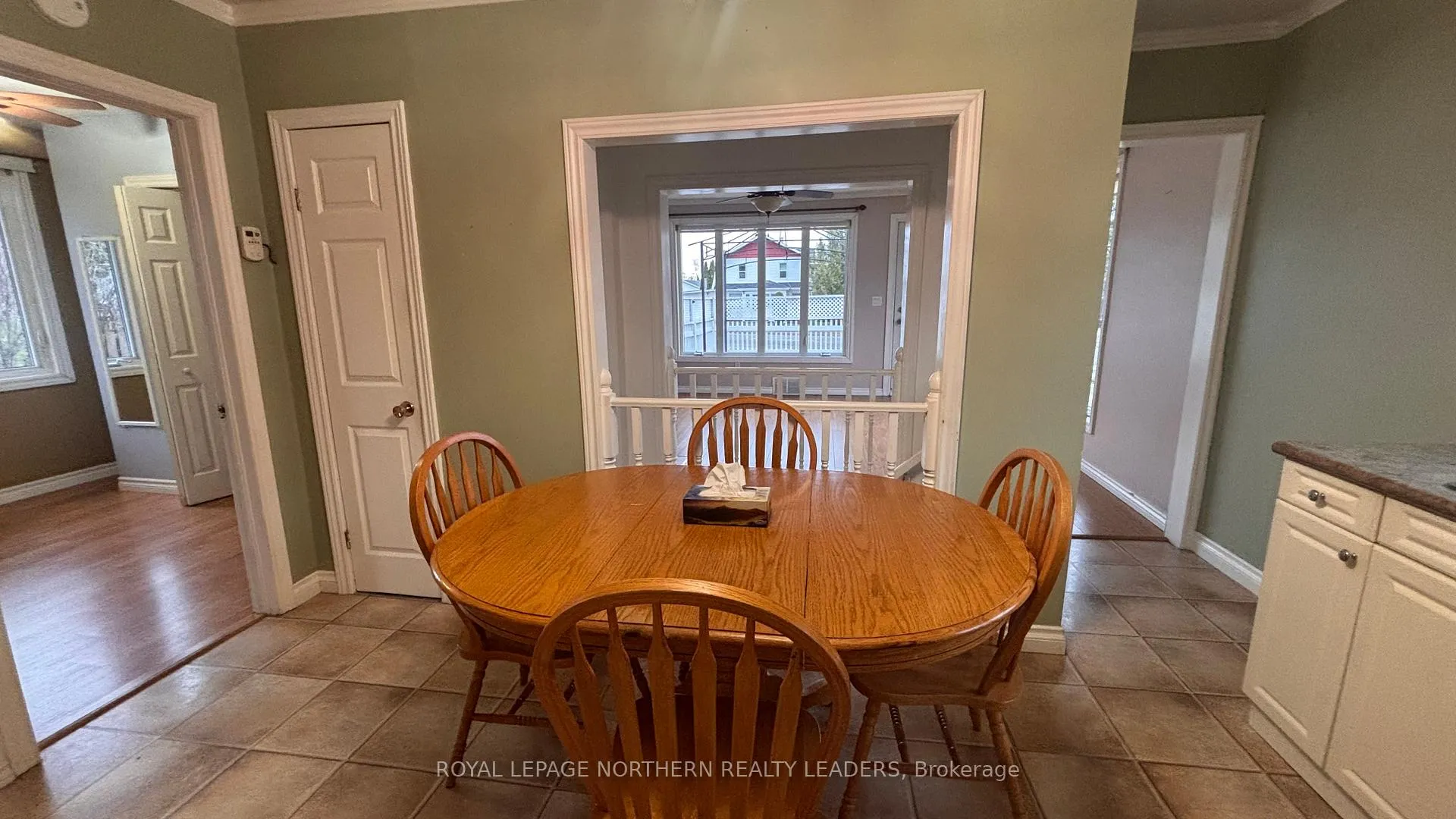 Photo 11 of 299 Third Avenue, Cochrane — HOMEH