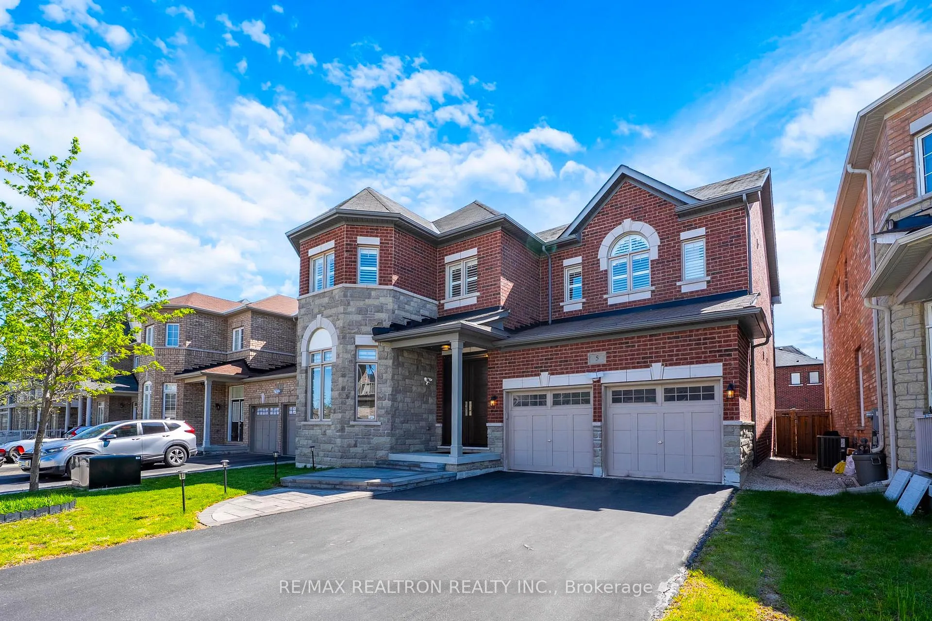 Photo 1 of 5 Warton Court, Markham, Greensborough — HOMEH
