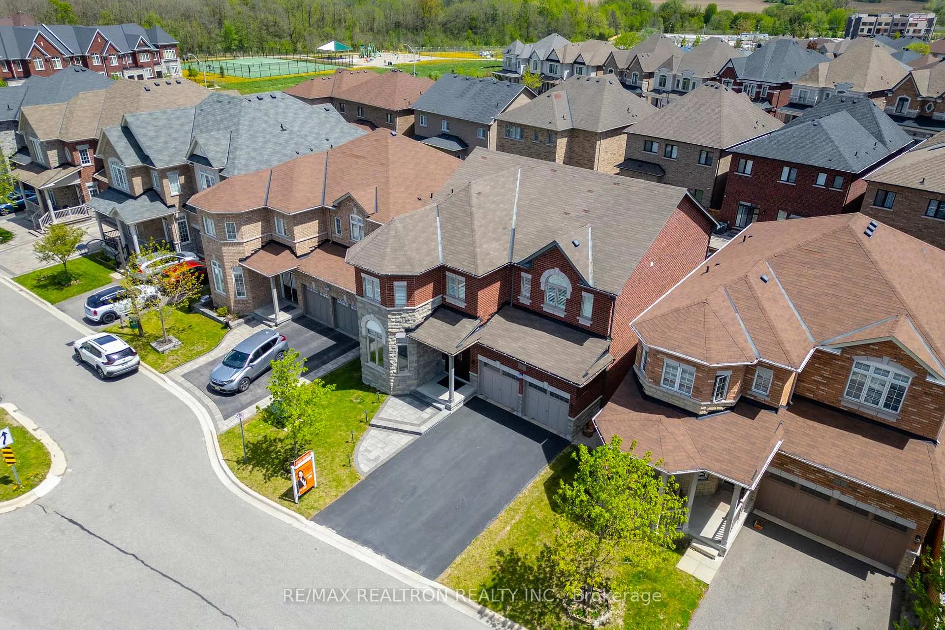 Photo 4 of 5 Warton Court, Markham, Greensborough — HOMEH