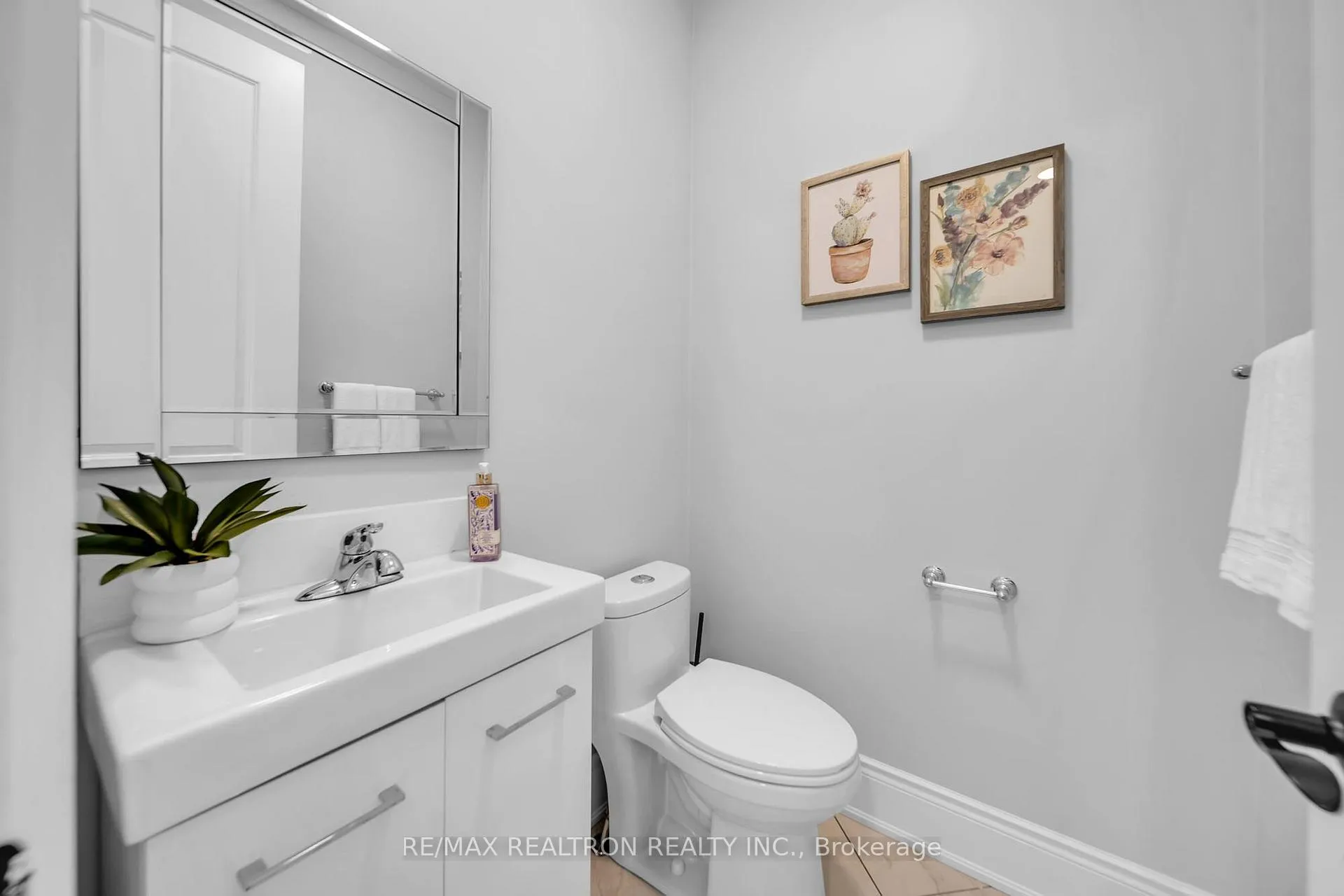 Photo 27 of 5 Warton Court, Markham, Greensborough — HOMEH