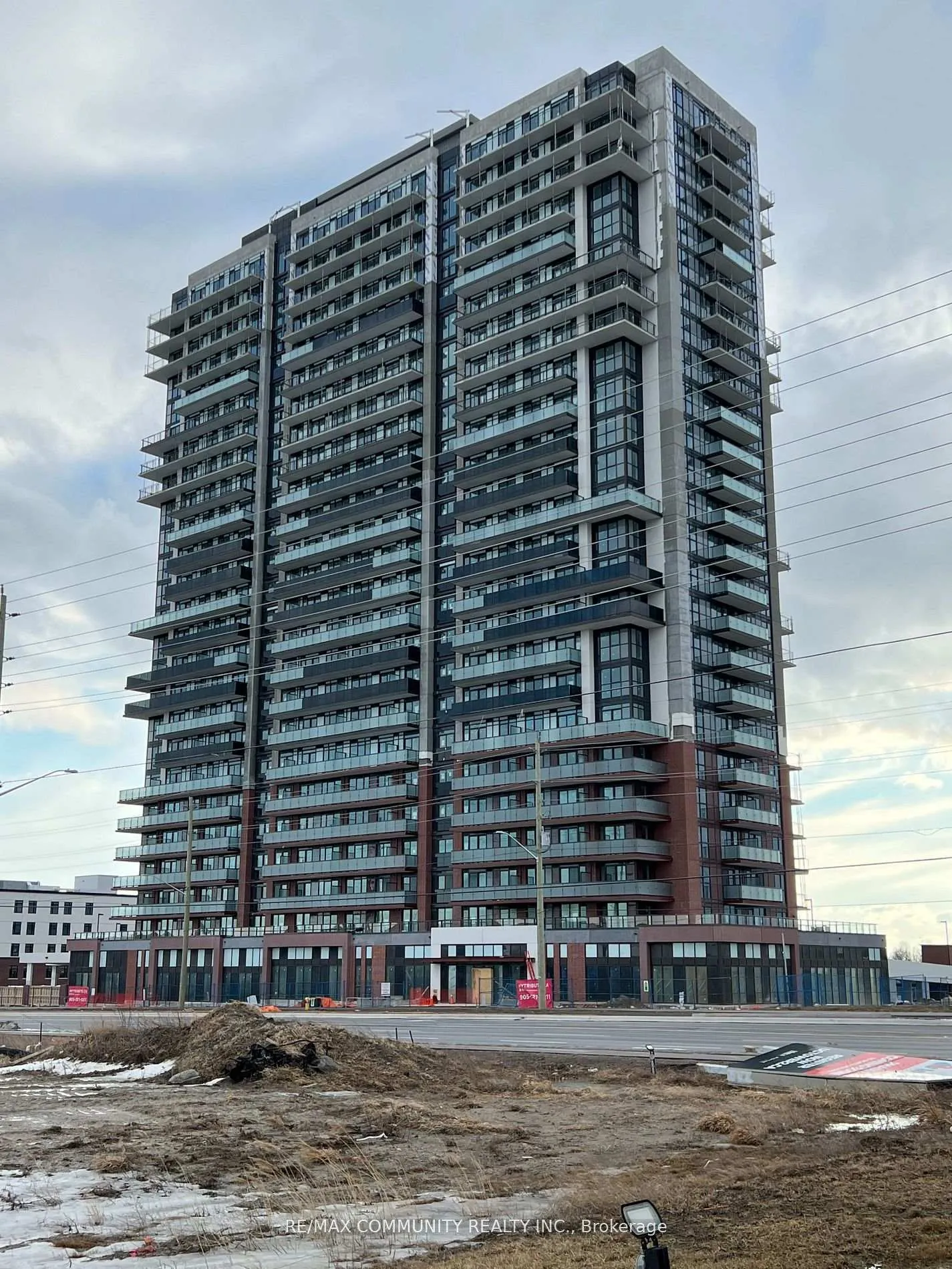 Front of Unit #903, 2550 Simcoe Street N