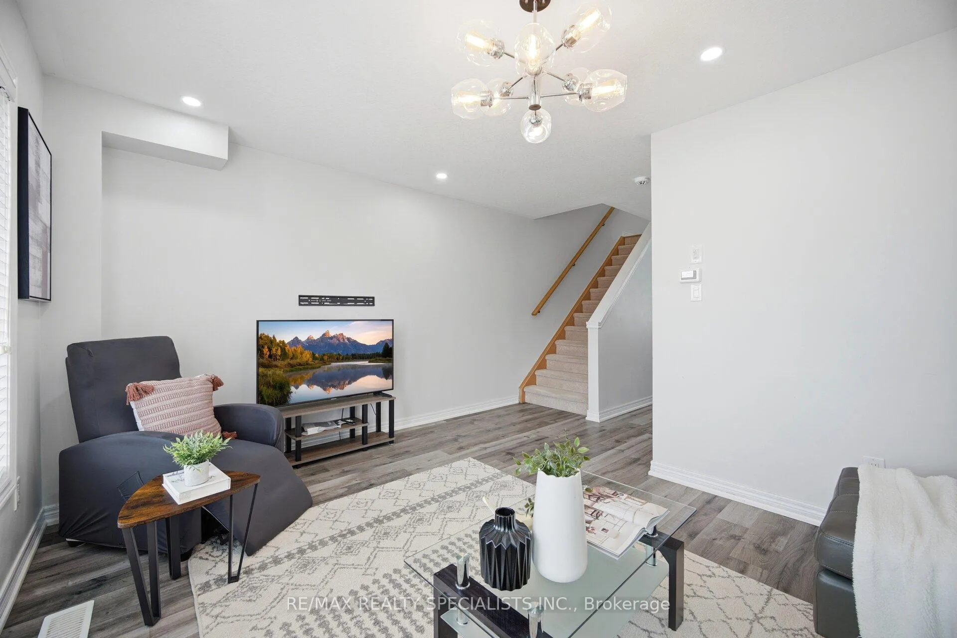Photo 10 of 390 Linden Drive, Cambridge, Preston Heights — HOMEH
