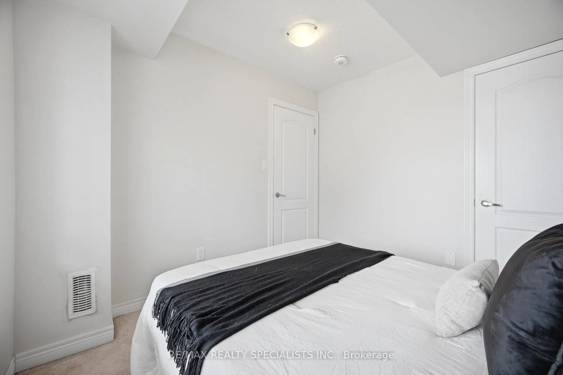 Photo 40 of 390 Linden Drive, Cambridge, Preston Heights — HOMEH
