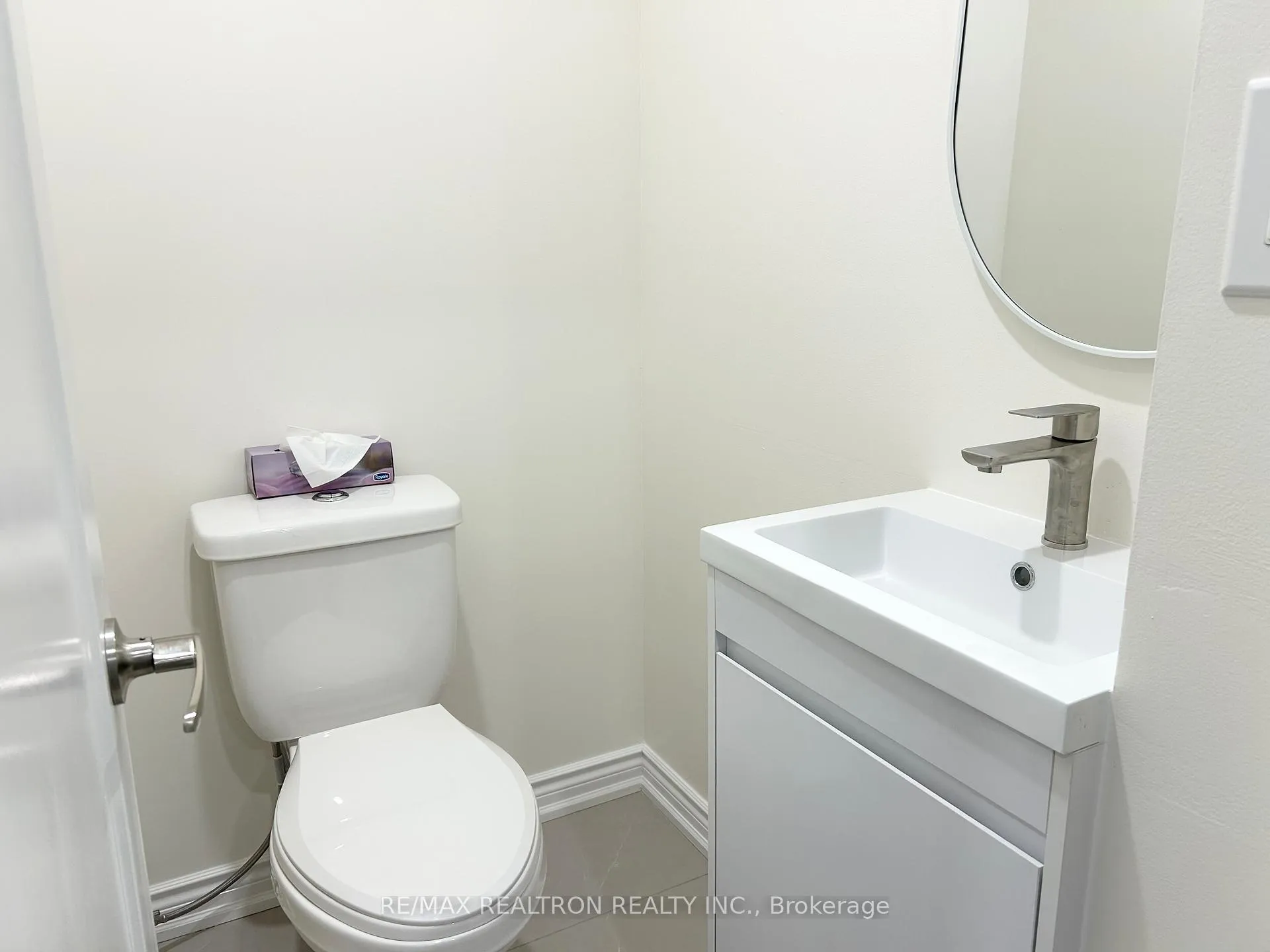 Photo 18 of 74 Trothen Circle, Markham, Markham Village — HOMEH
