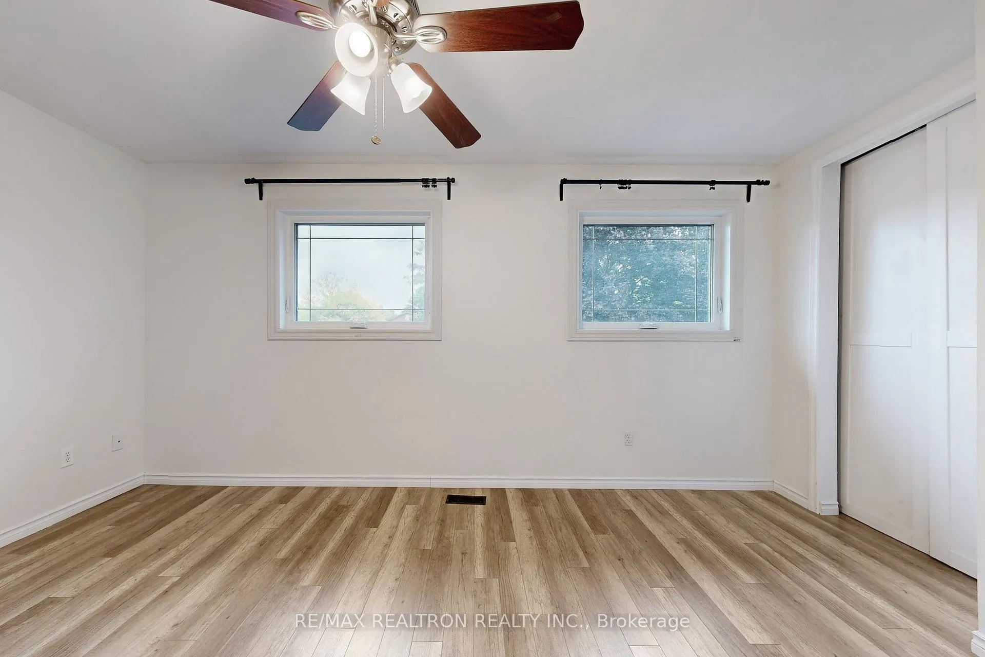 Photo 25 of 74 Trothen Circle, Markham, Markham Village — HOMEH