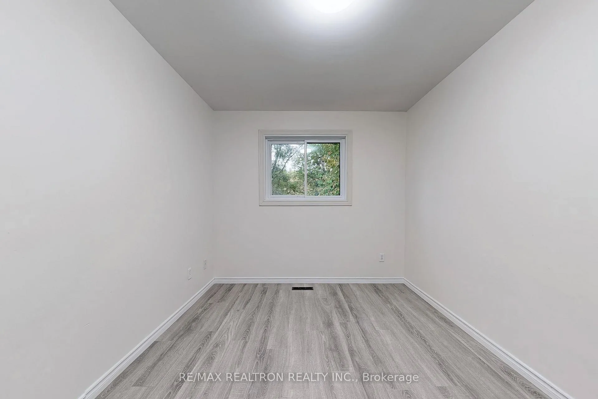 Photo 27 of 74 Trothen Circle, Markham, Markham Village — HOMEH