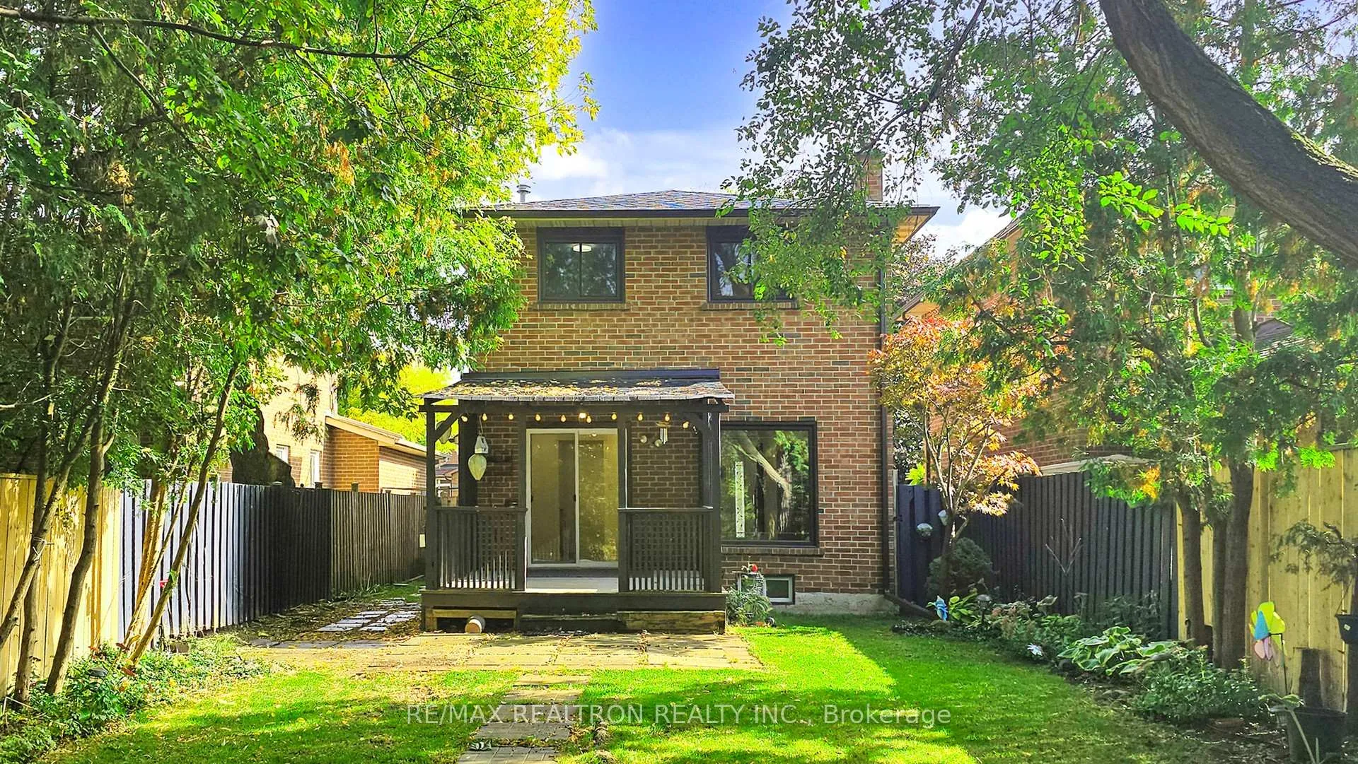 Photo 43 of 74 Trothen Circle, Markham, Markham Village — HOMEH