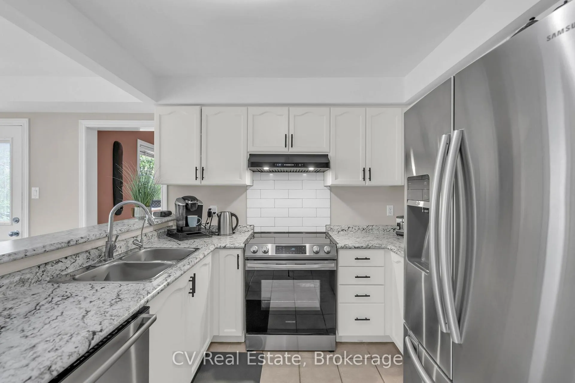Photo 15 of 5 McCutcheon Court, Barrie, Northwest — HOMEH