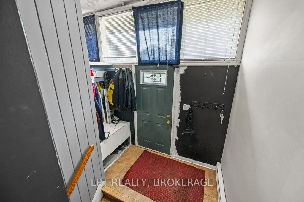Photo 4 of 3 Holland Crescent, Kingston, Central City West — HOMEH
