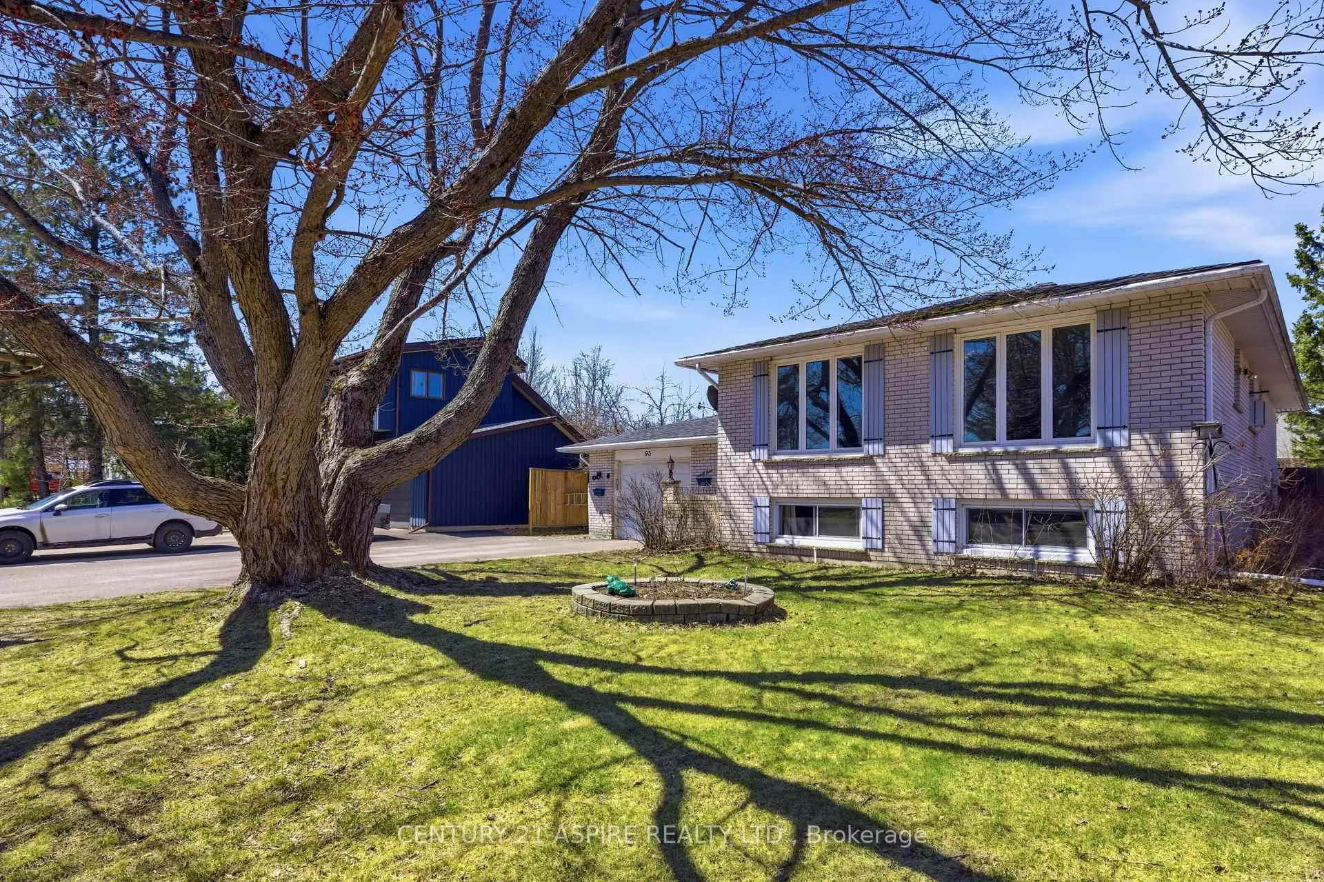 Photo 2 of 93 Frontenac Crescent, Deep River — HOMEH