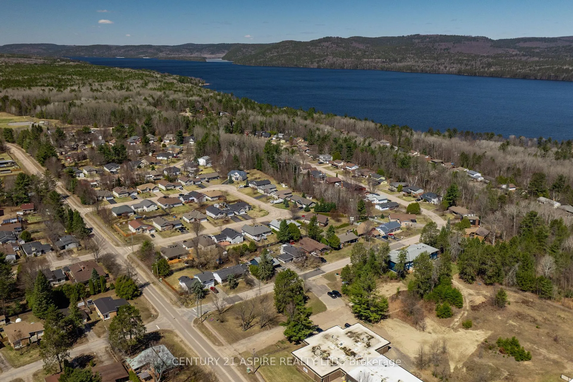 Photo 42 of 93 Frontenac Crescent, Deep River — HOMEH