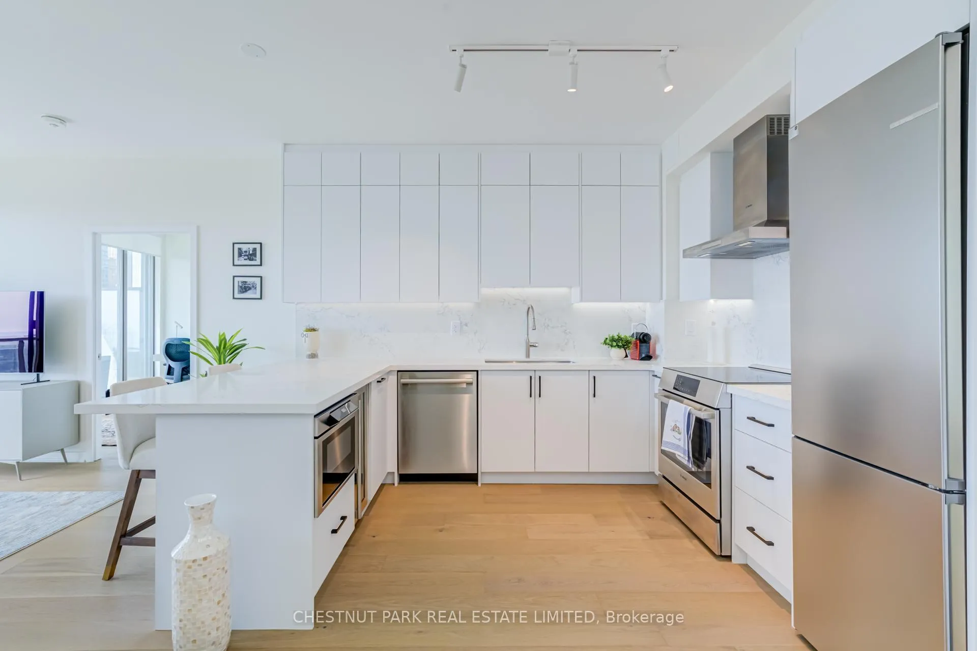 Photo 5 of Unit 2509, 33 Lombard Street, Toronto, Church-Yonge Corridor — HOMEH
