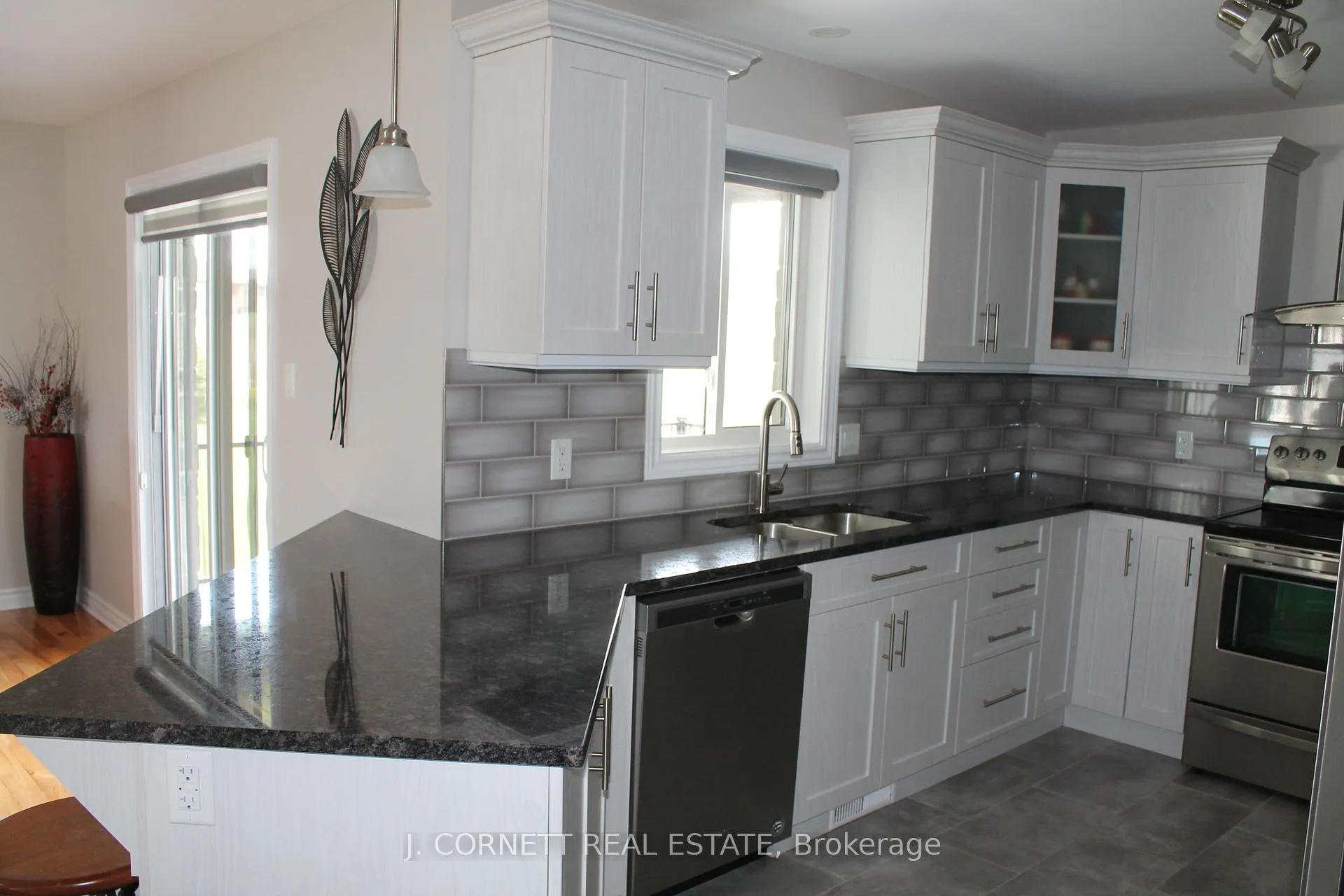 Photo 7 of 2140 Burke Avenue E, Cornwall — HOMEH