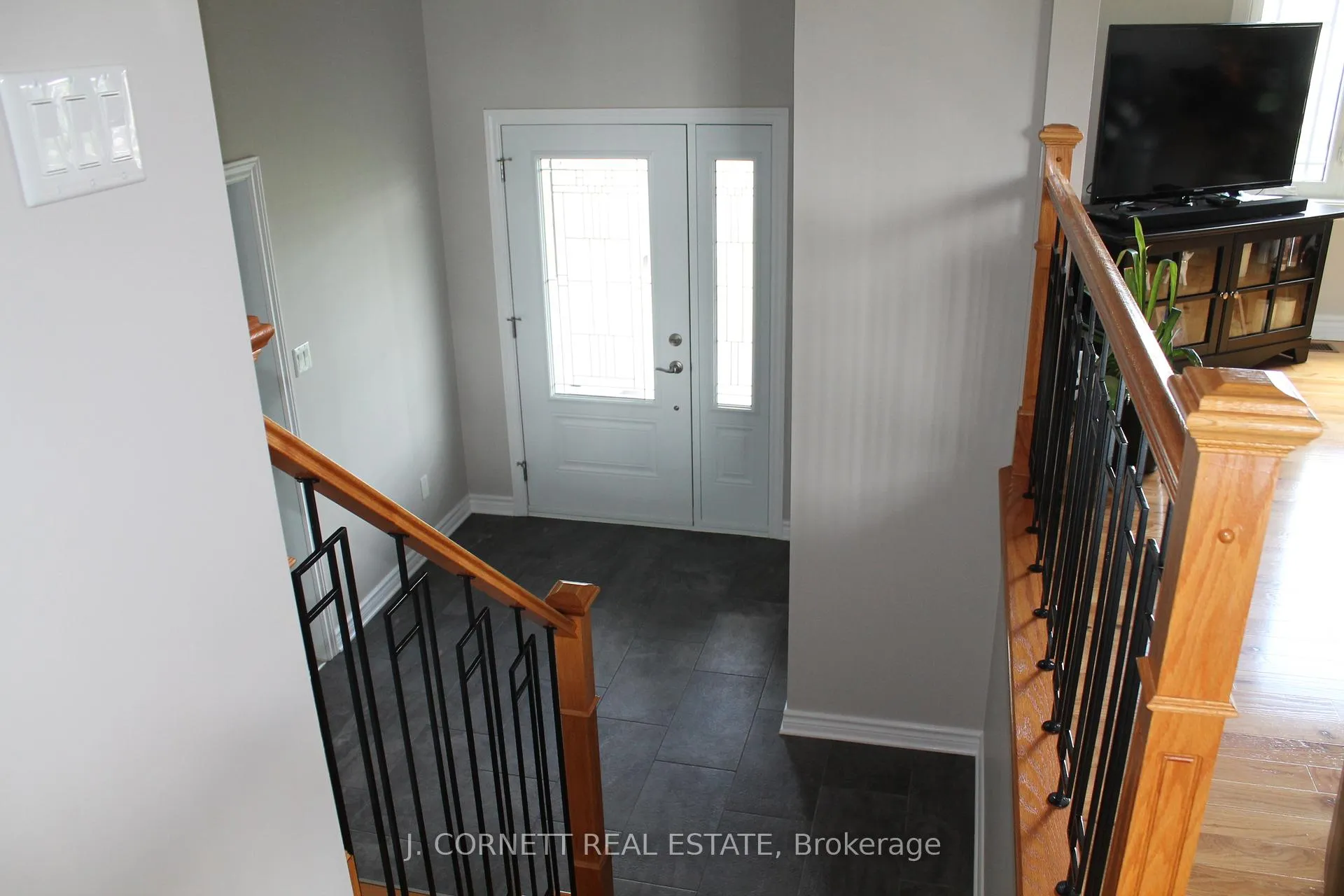 Photo 17 of 2140 Burke Avenue E, Cornwall — HOMEH