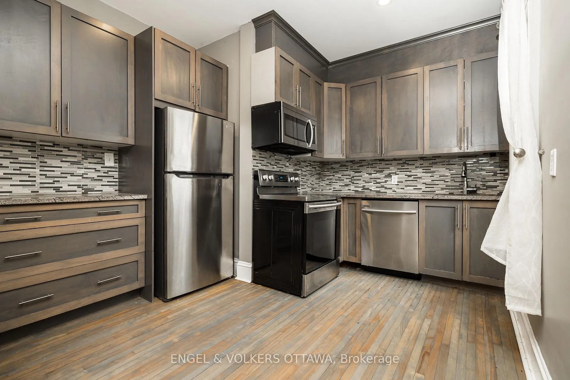 Photo 3 of 84 Second Avenue, Ottawa, Glebe — HOMEH