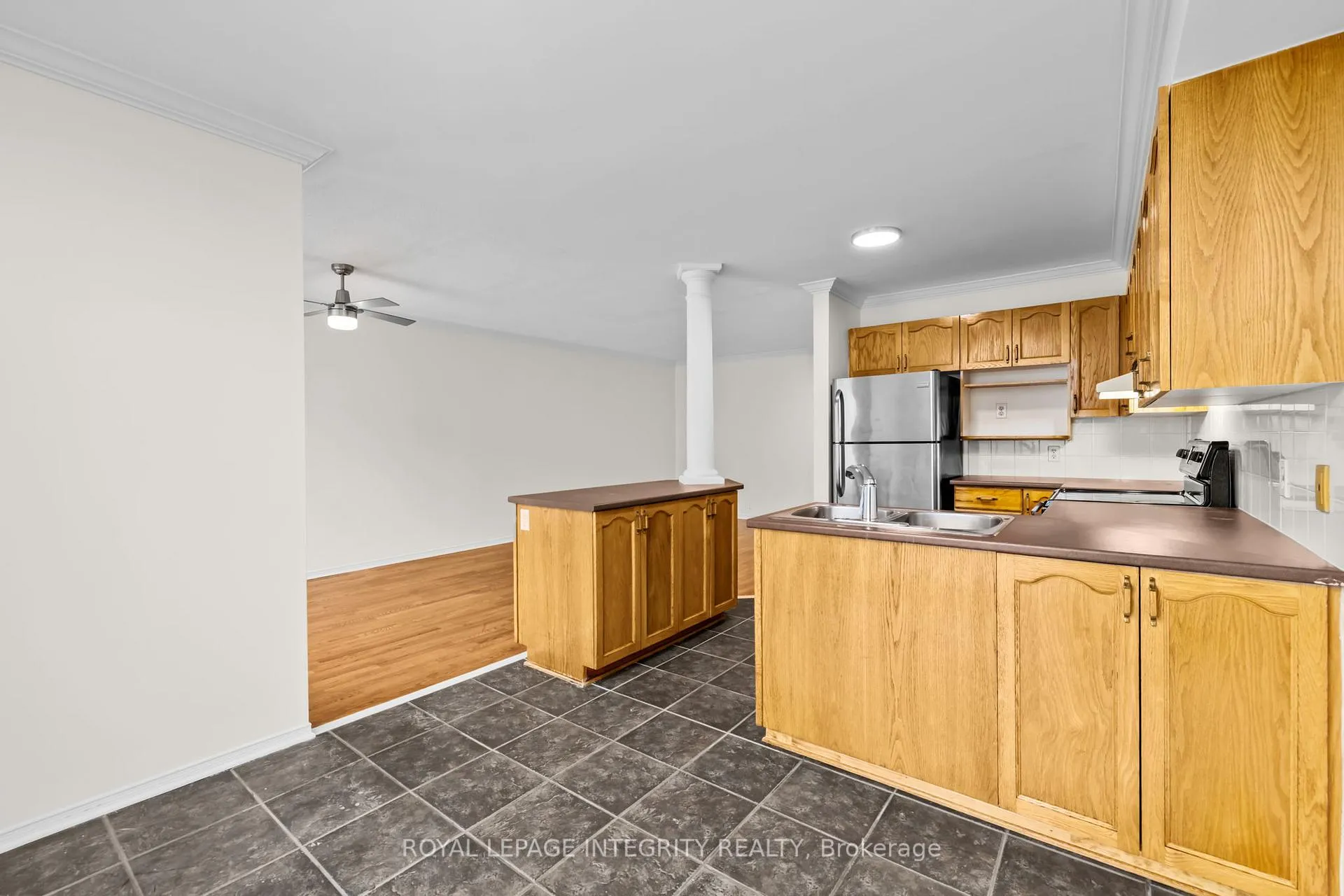 Photo 14 of 9 Flowertree Crescent, Ottawa, Kanata - Emerald Meadows/Trailwest — HOMEH