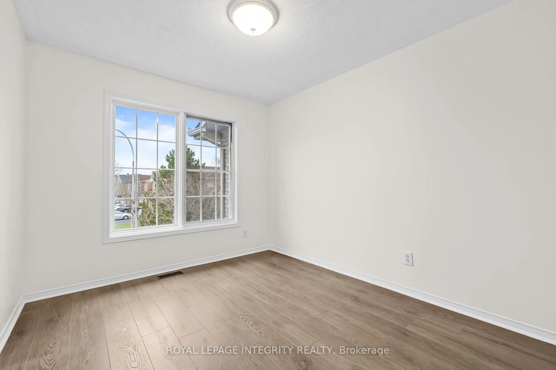 Photo 17 of 9 Flowertree Crescent, Ottawa, Kanata - Emerald Meadows/Trailwest — HOMEH