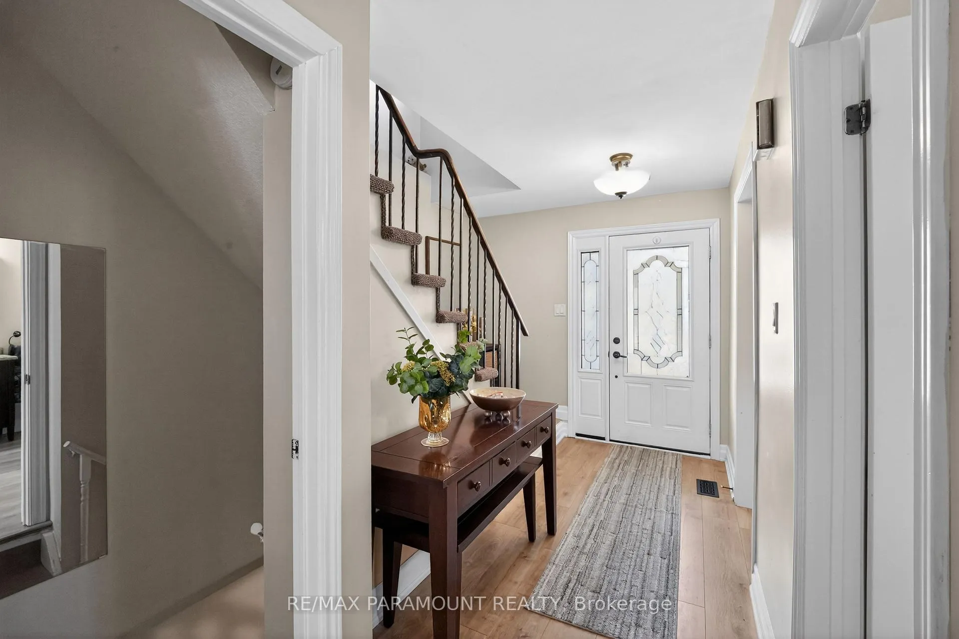 Photo 5 of 186 Weybridge Trail, Brampton, Madoc — HOMEH