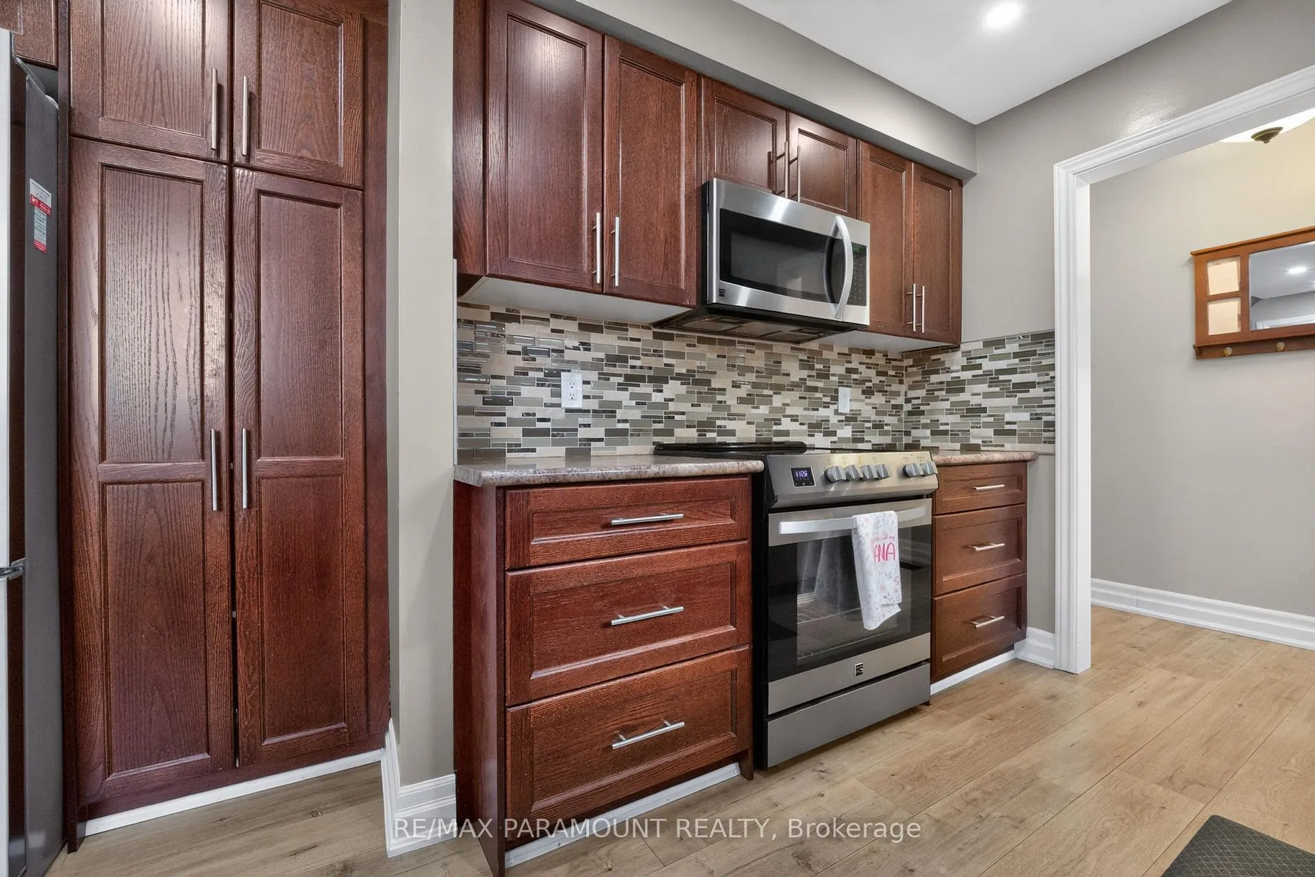 Photo 17 of 186 Weybridge Trail, Brampton, Madoc — HOMEH