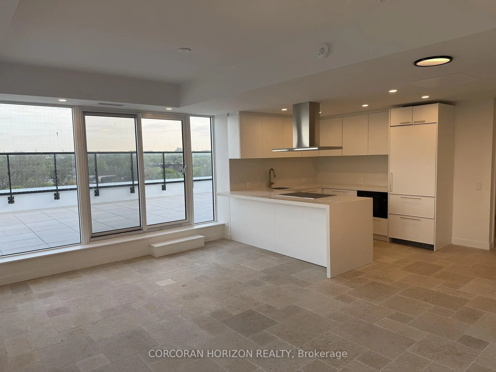 Photo 4 of Unit 819, 1050 Eastern Avenue, Toronto, Greenwood-Coxwell — HOMEH