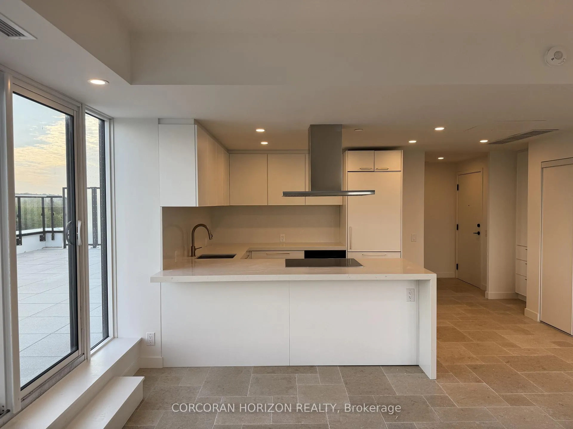Photo 7 of Unit 819, 1050 Eastern Avenue, Toronto, Greenwood-Coxwell — HOMEH