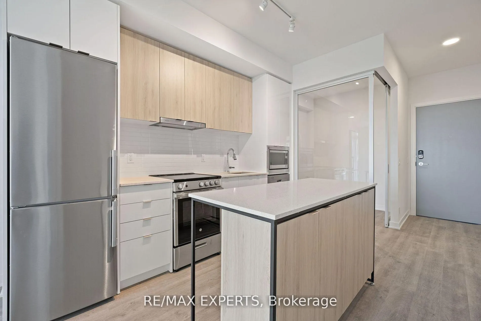 Photo 1 of Unit B1504, 50 Upper Mall Way, Vaughan, Brownridge — HOMEH