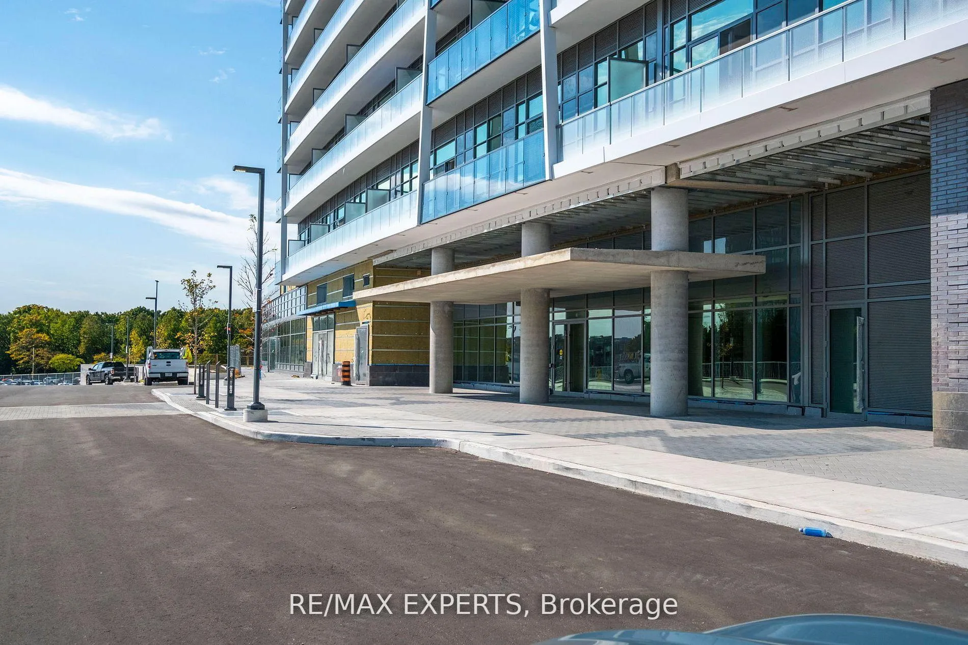 Photo 4 of Unit B1504, 50 Upper Mall Way, Vaughan, Brownridge — HOMEH