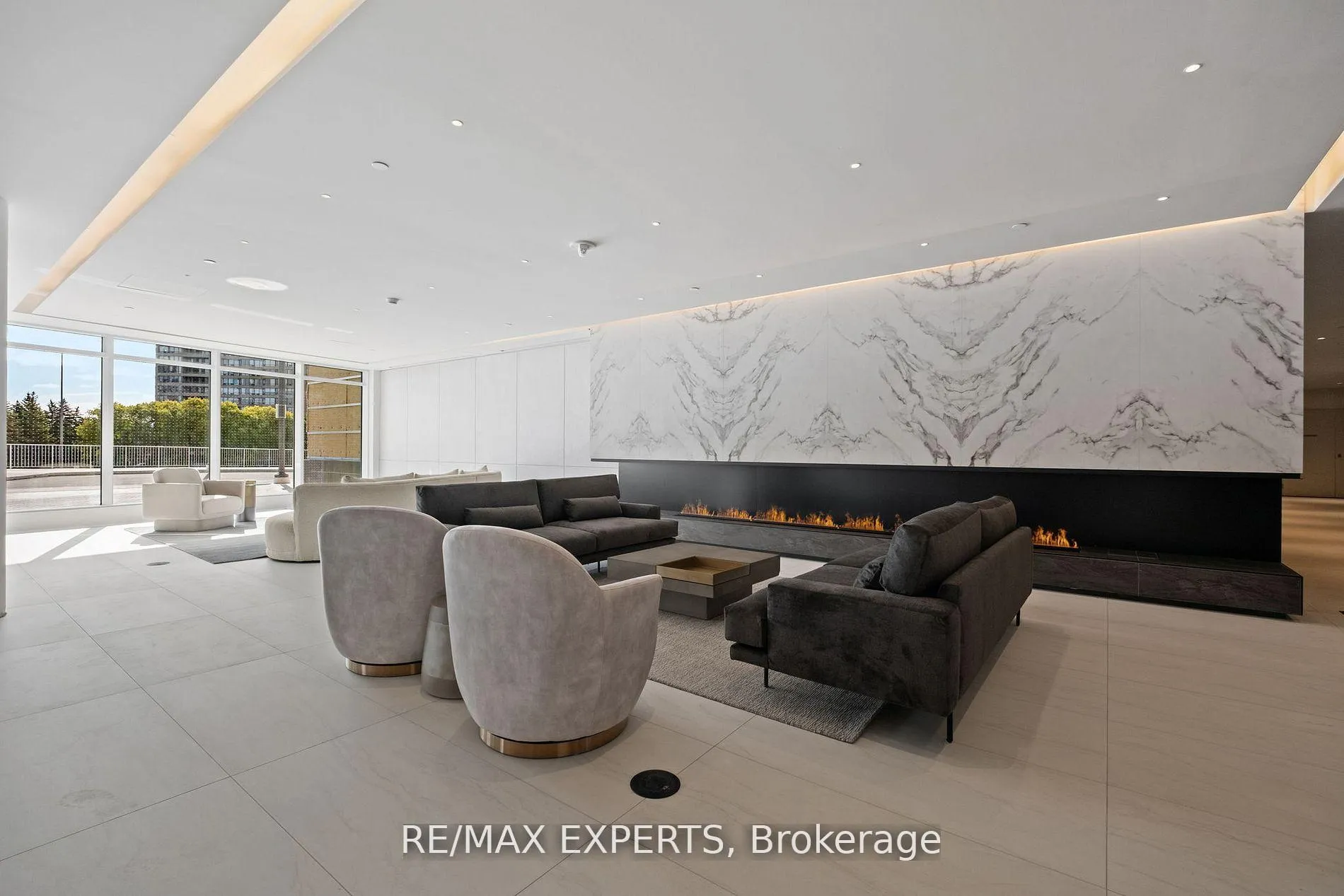 Photo 6 of Unit B1504, 50 Upper Mall Way, Vaughan, Brownridge — HOMEH
