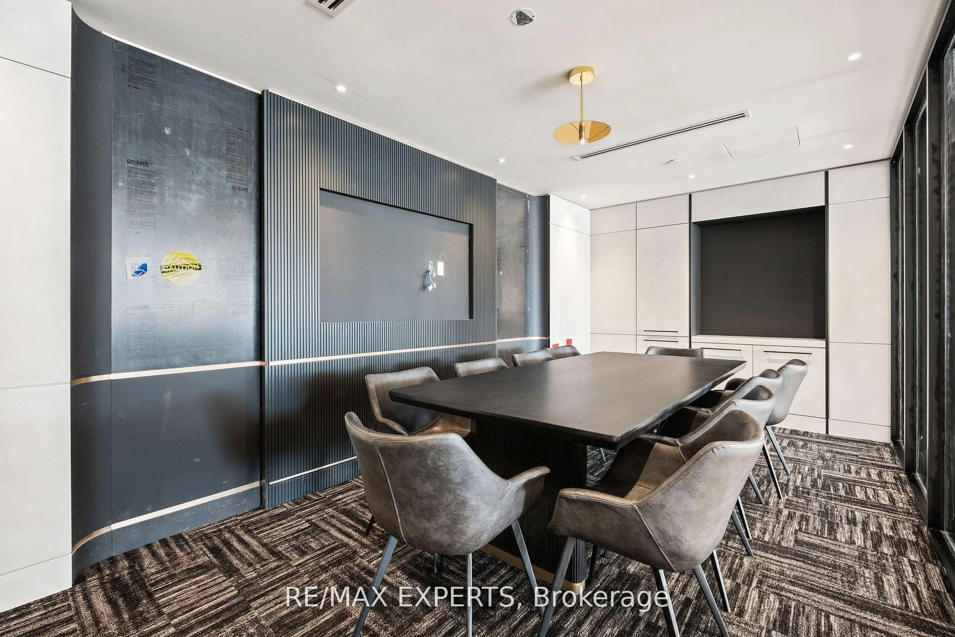 Photo 8 of Unit B1504, 50 Upper Mall Way, Vaughan, Brownridge — HOMEH