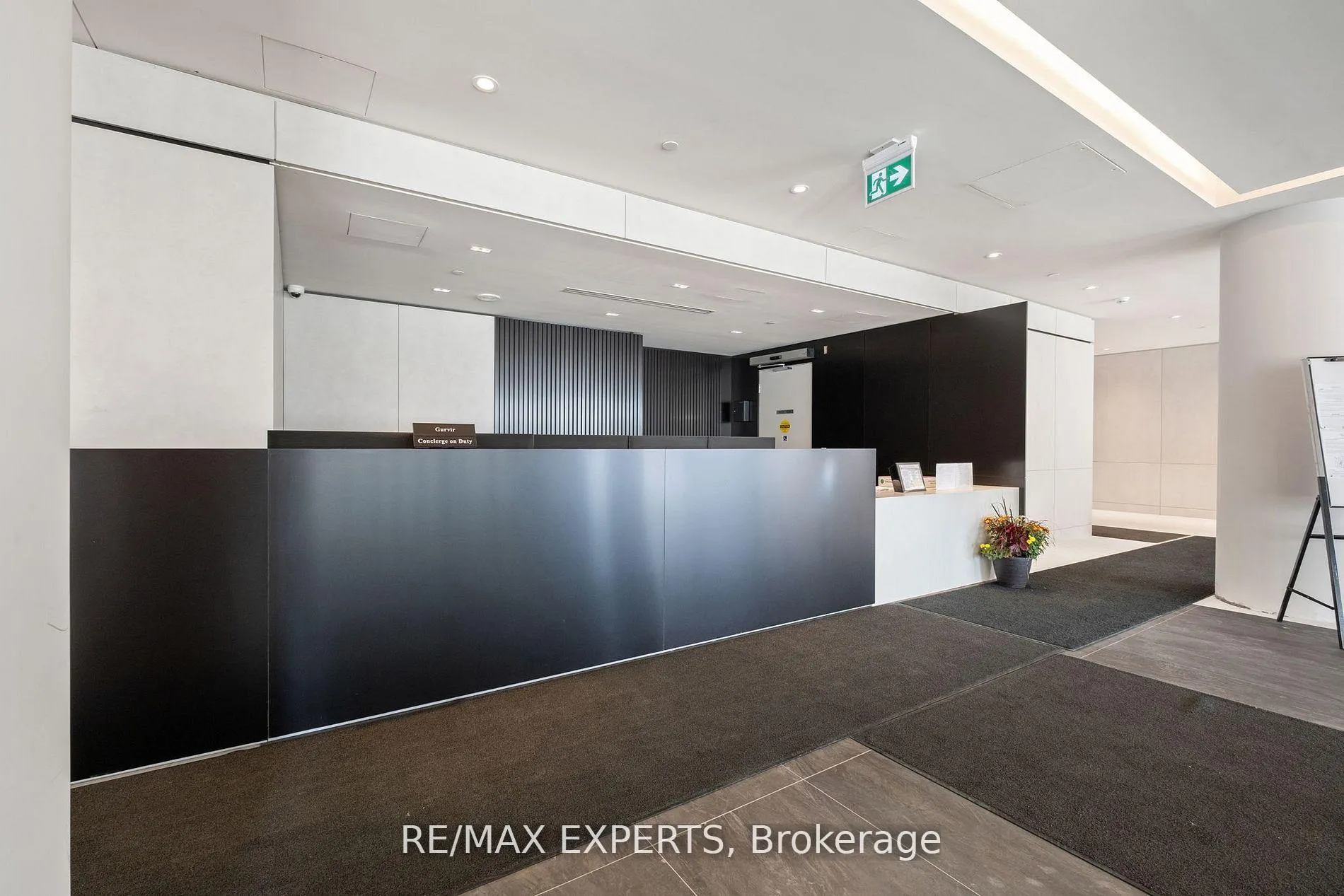 Photo 9 of Unit B1504, 50 Upper Mall Way, Vaughan, Brownridge — HOMEH