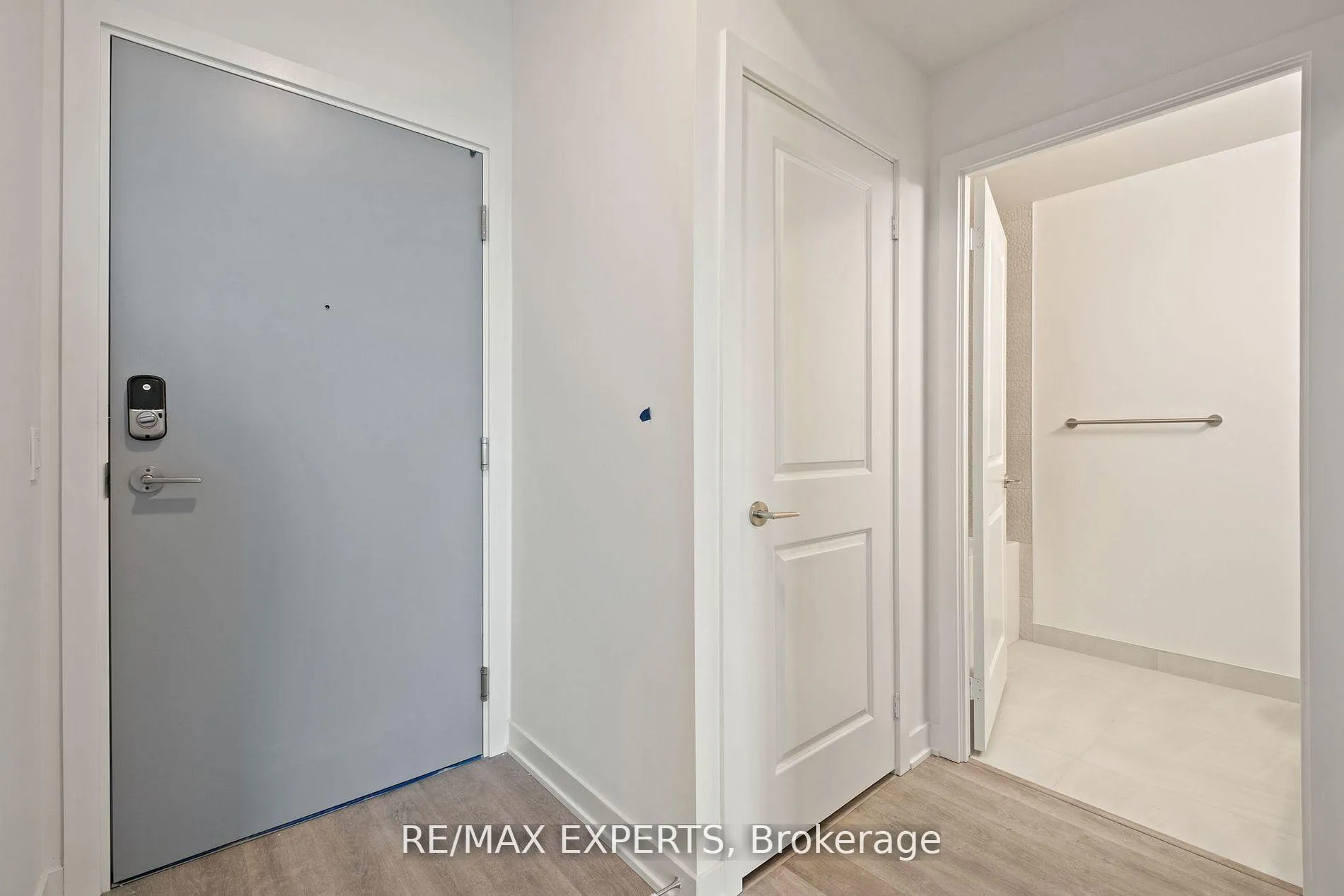 Photo 11 of Unit B1504, 50 Upper Mall Way, Vaughan, Brownridge — HOMEH