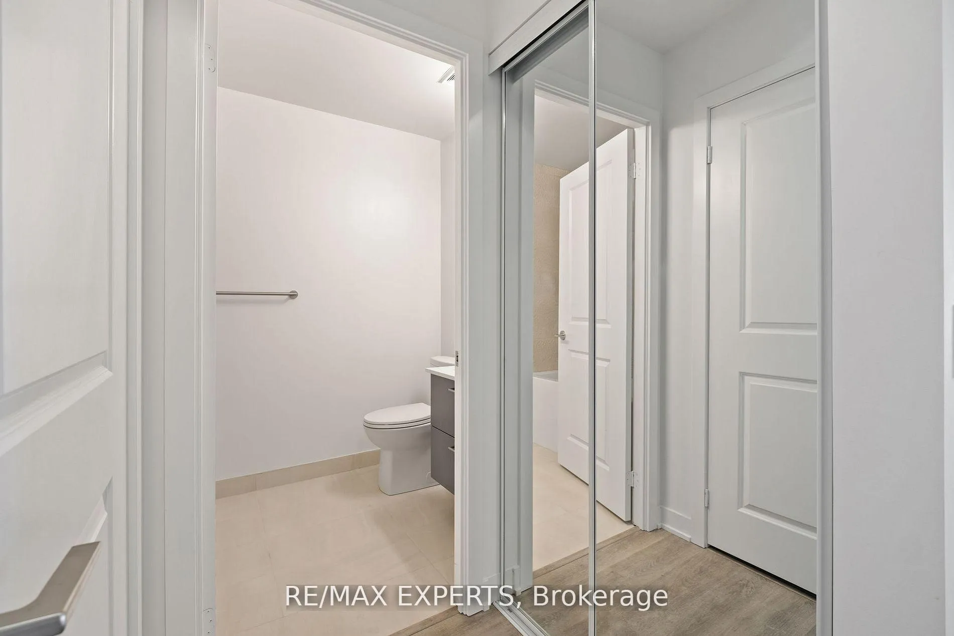 Photo 13 of Unit B1504, 50 Upper Mall Way, Vaughan, Brownridge — HOMEH
