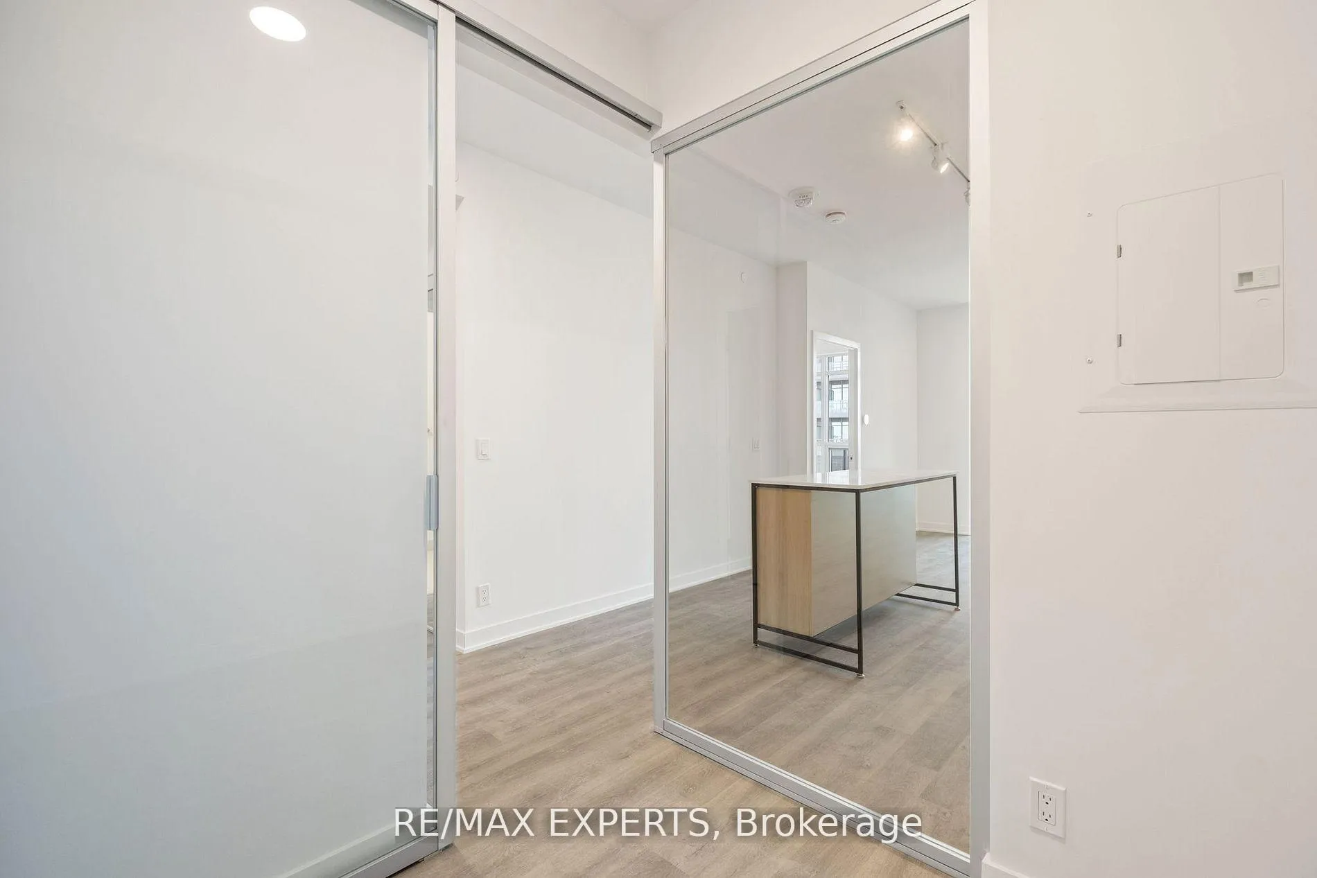 Photo 17 of Unit B1504, 50 Upper Mall Way, Vaughan, Brownridge — HOMEH