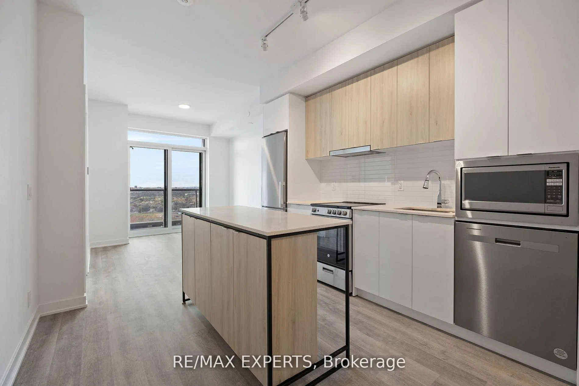 Photo 19 of Unit B1504, 50 Upper Mall Way, Vaughan, Brownridge — HOMEH
