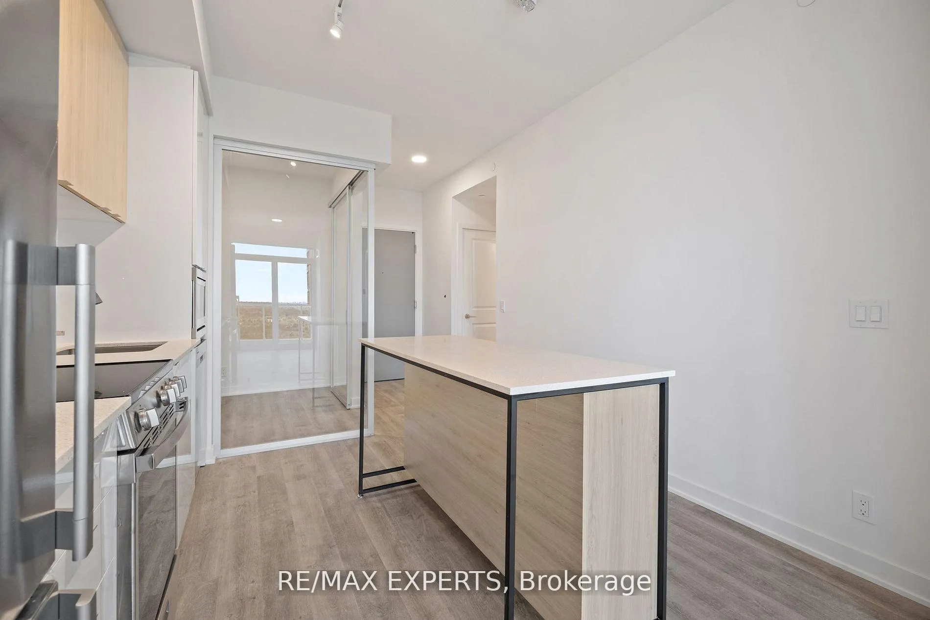 Photo 21 of Unit B1504, 50 Upper Mall Way, Vaughan, Brownridge — HOMEH