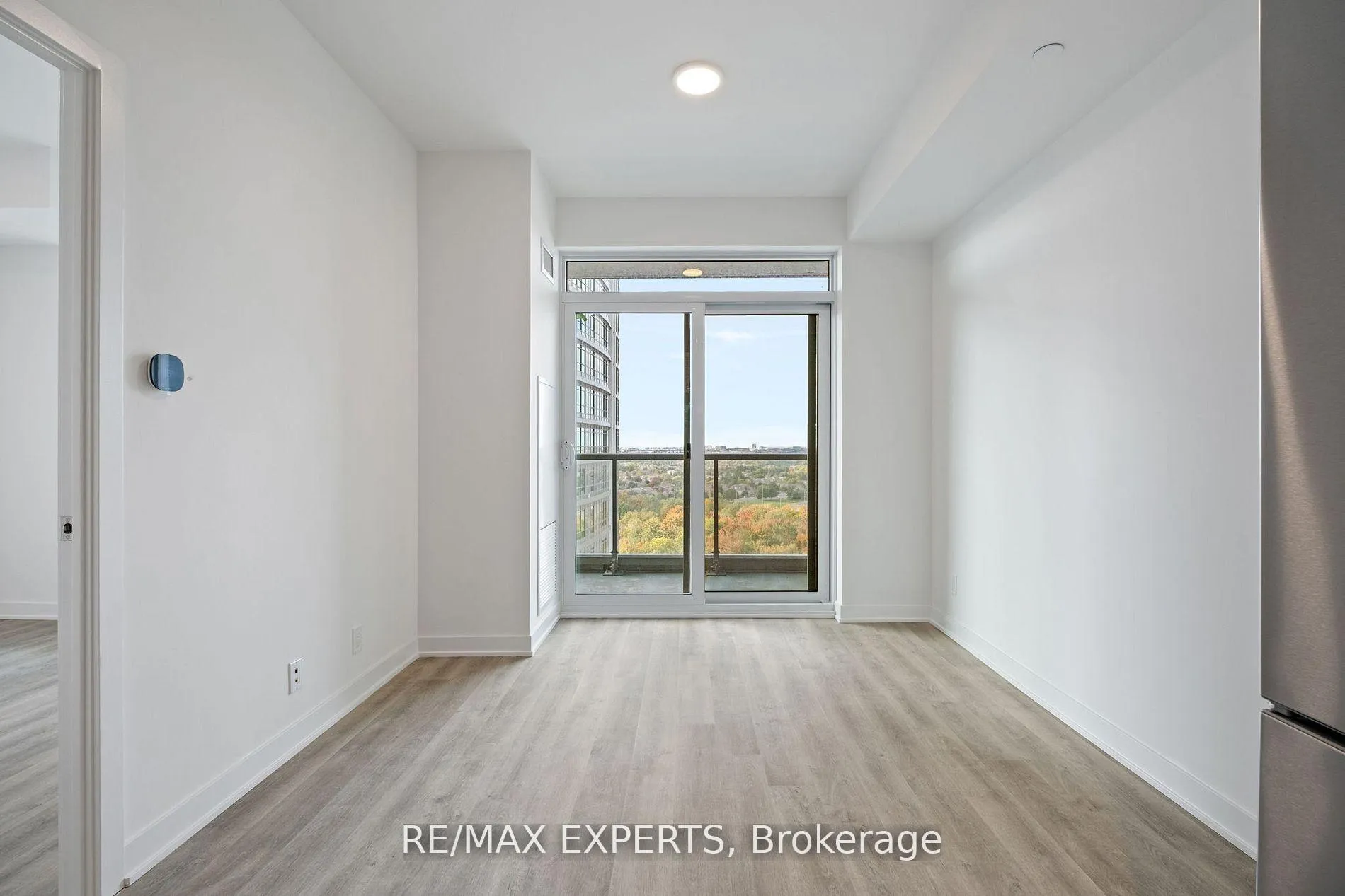 Photo 23 of Unit B1504, 50 Upper Mall Way, Vaughan, Brownridge — HOMEH