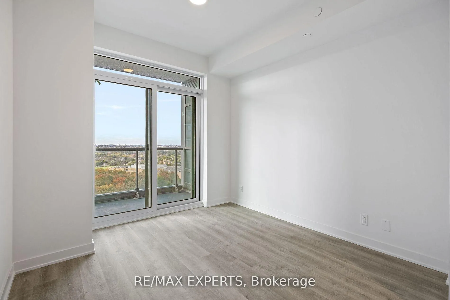 Photo 25 of Unit B1504, 50 Upper Mall Way, Vaughan, Brownridge — HOMEH