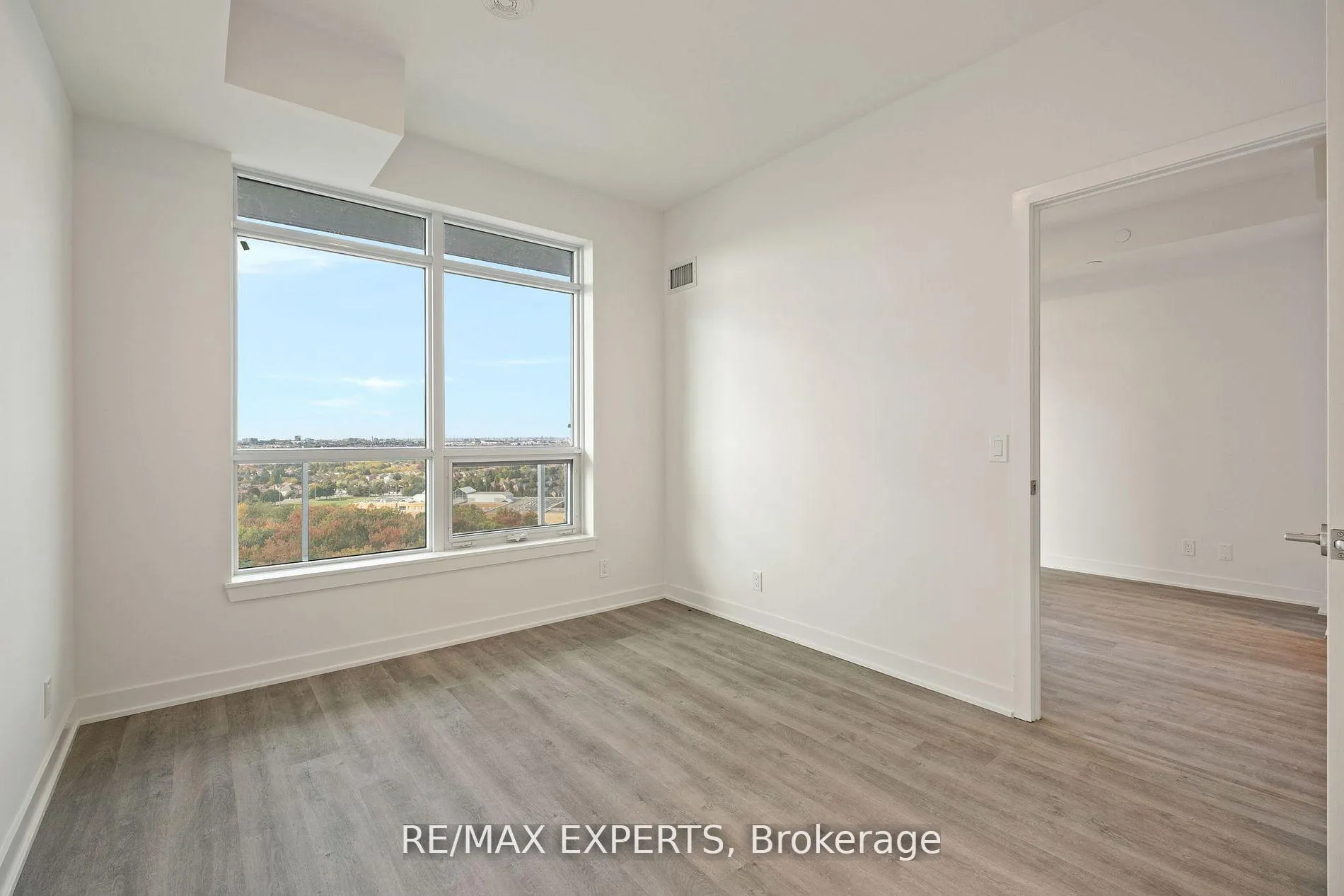 Photo 28 of Unit B1504, 50 Upper Mall Way, Vaughan, Brownridge — HOMEH