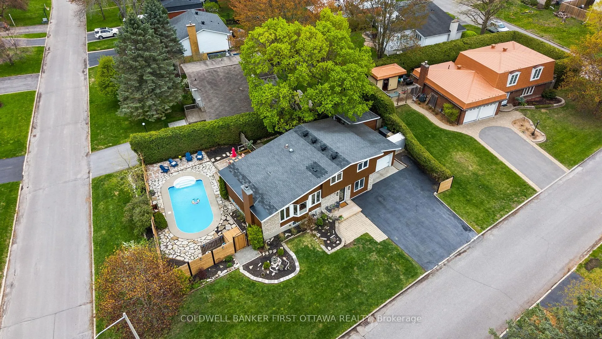 Photo 2 of 14 Cramer Drive, Ottawa, Sheahan Estates/Trend Village — HOMEH