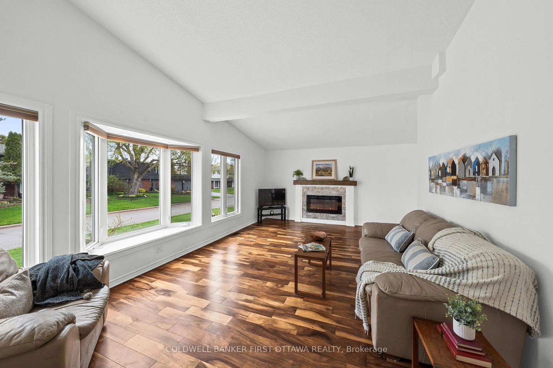 Photo 9 of 14 Cramer Drive, Ottawa, Sheahan Estates/Trend Village — HOMEH