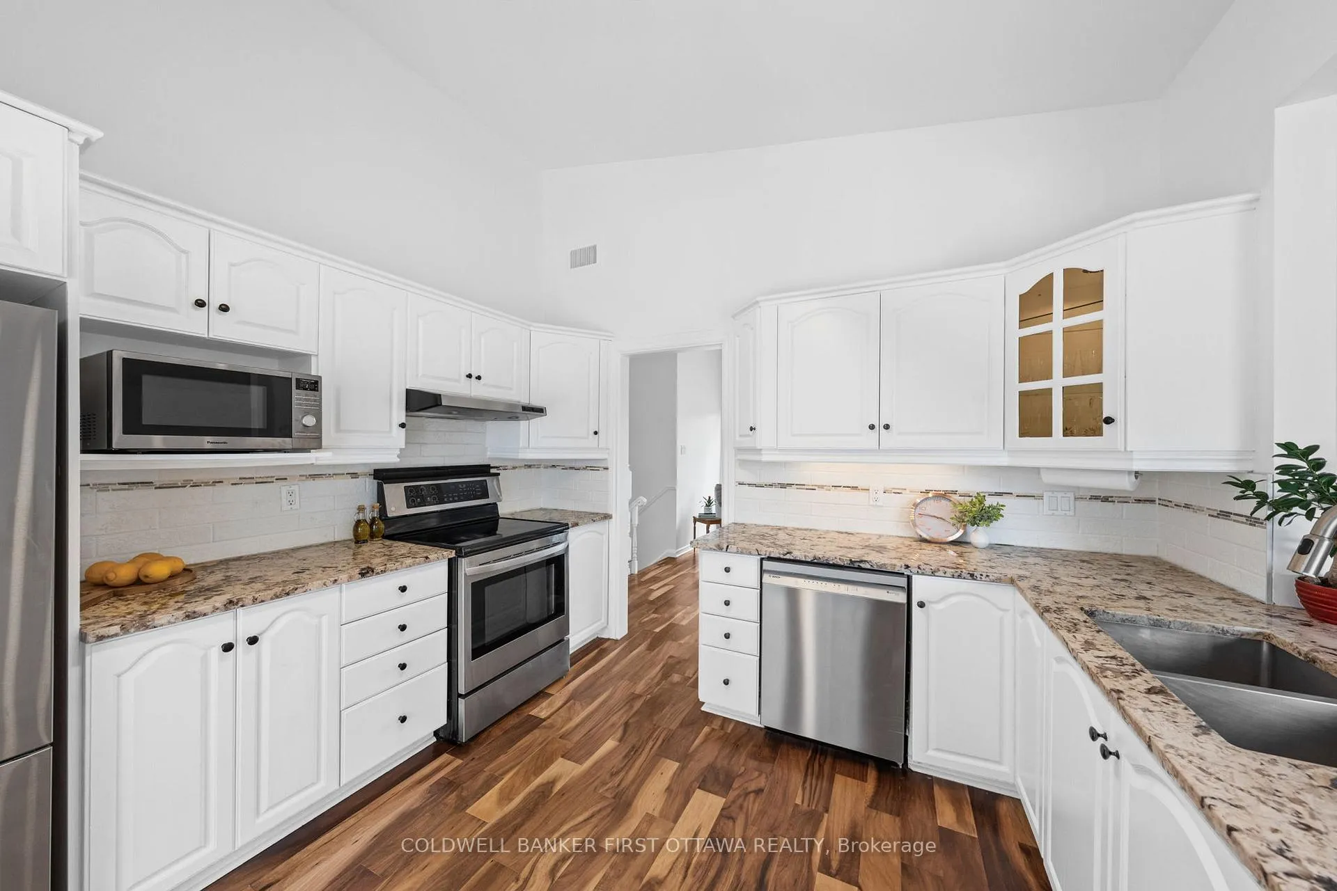Photo 15 of 14 Cramer Drive, Ottawa, Sheahan Estates/Trend Village — HOMEH