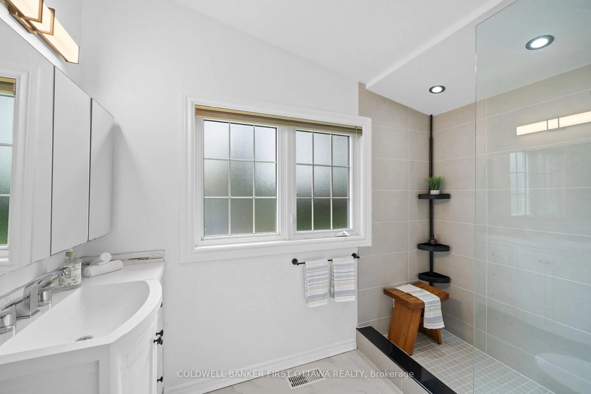 Photo 23 of 14 Cramer Drive, Ottawa, Sheahan Estates/Trend Village — HOMEH