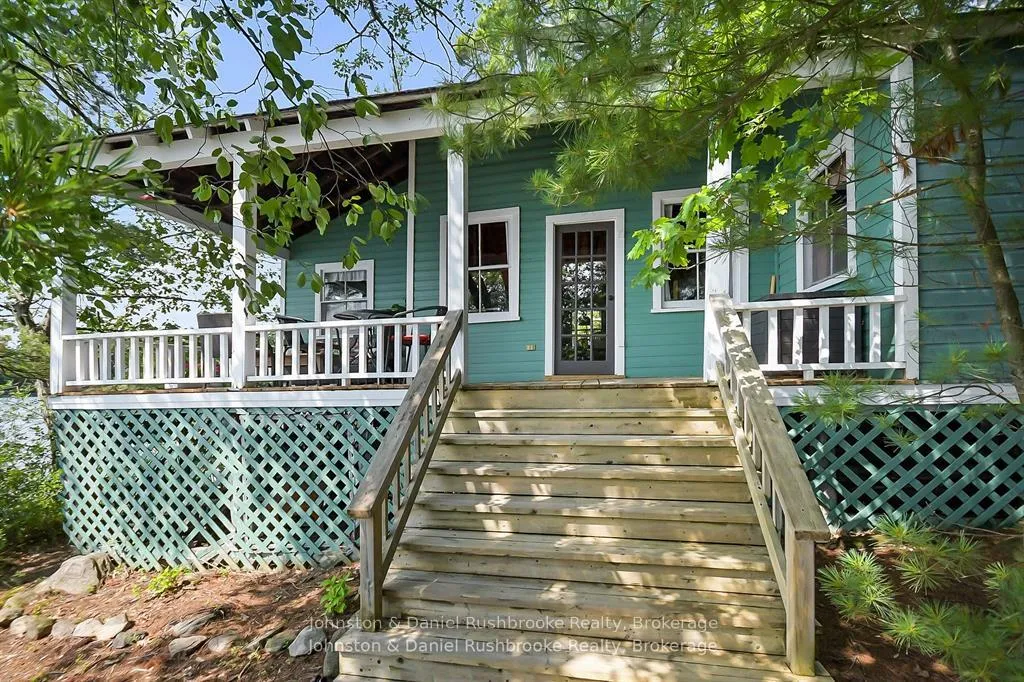 Front of 1000 Regatta Island W