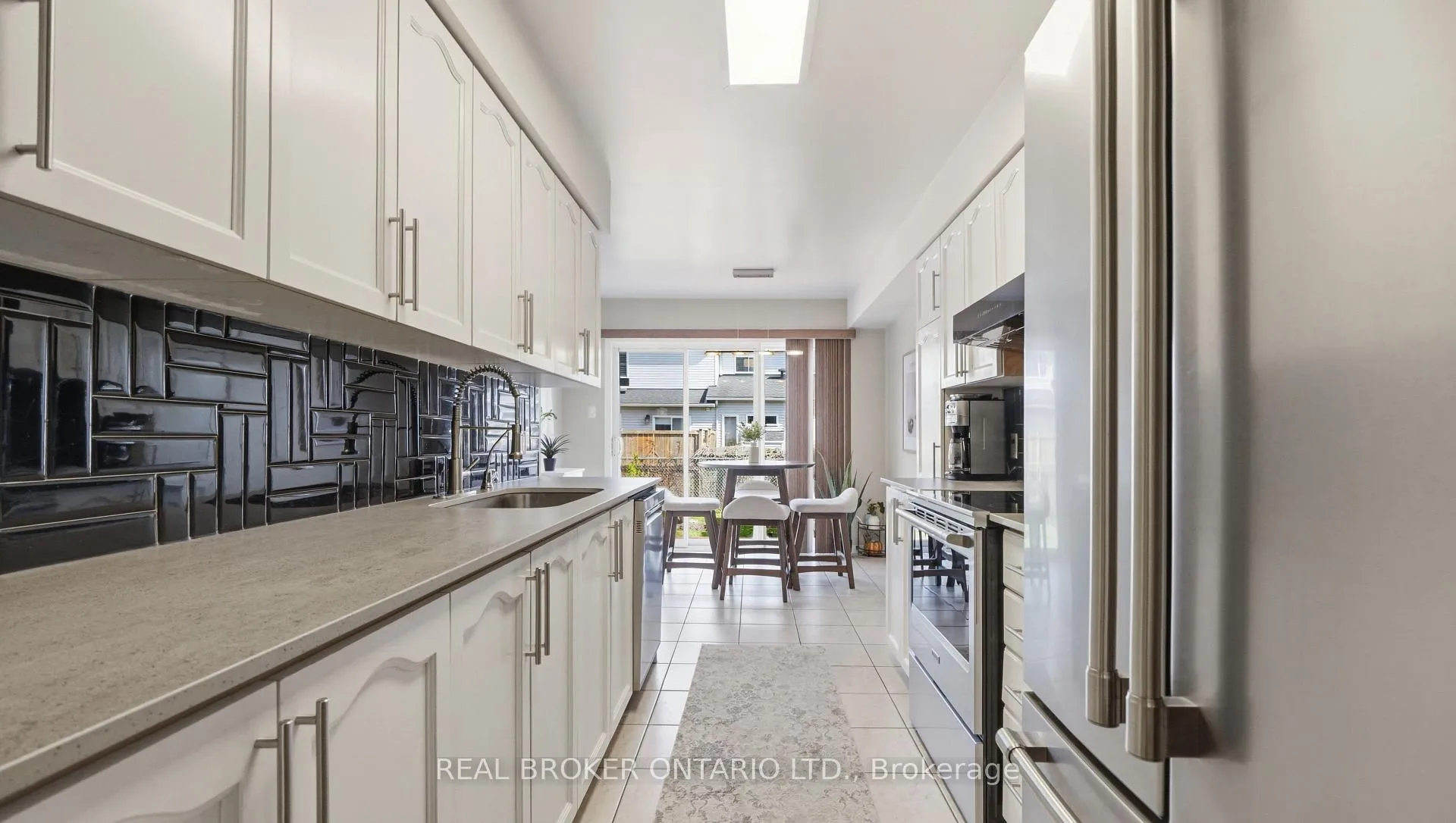 Photo 9 of 370 Berrigan Drive, Ottawa, Barrhaven - Longfields — HOMEH