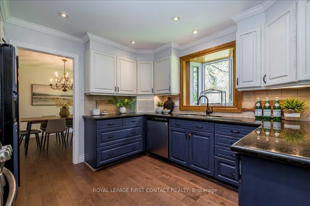 Photo 9 of 11 Forestwood Lane, Barrie, South Shore — HOMEH