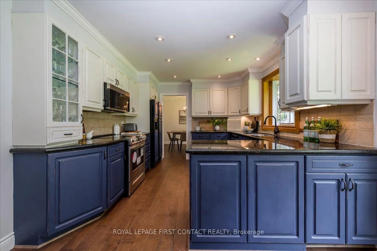 Photo 11 of 11 Forestwood Lane, Barrie, South Shore — HOMEH