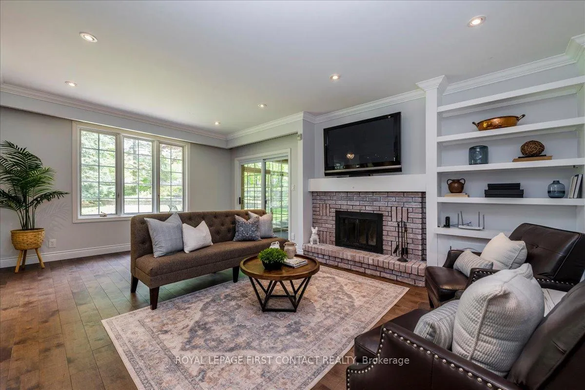 Photo 15 of 11 Forestwood Lane, Barrie, South Shore — HOMEH