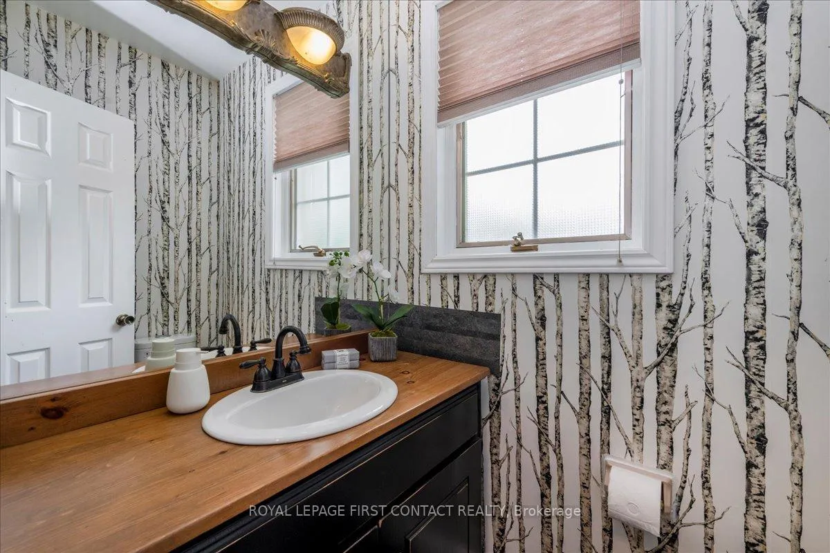 Photo 18 of 11 Forestwood Lane, Barrie, South Shore — HOMEH